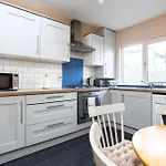 Boho Chic 1Br House - 3 Min Walk To Bus Stops