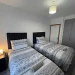 Modern Apartment Good Distance From Dublin City And Airport 4People