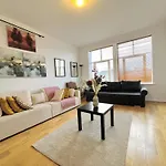 Cosy River View Flat At Temple Bar Dublin