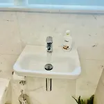 Luxurious Spacious Apartment In Central Dublin City!!