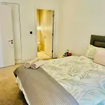 Luxurious Spacious Apartment In Central Dublin City!!