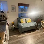 Small 1 Bedroom Apartment Near City Centre