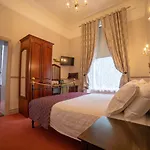 The Lansdowne Hotel