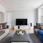 Apartamento Espacios Con 3 Dormitorios Y Aparcamiento