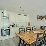 Inviting 2Bd Flat 5 Mins To Temple Bar