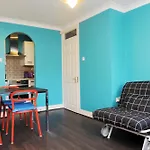 Half-Penny Bridge Apartments