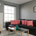 Clifden Aparthotel