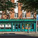 Kingfisher Townhouse