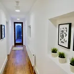 Leevin Apartments