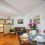 O\'Connell Bridge Apartments