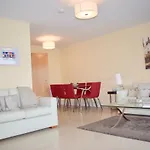 2 Bedroom Grand Canal Dock- Breathtaking Liffey Views