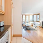 2 Bedroom City Centre Apartment With Patio Sleeps 6