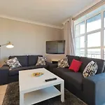 Pier 19 Apartment