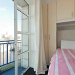 Pier 19 Apartment