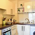 1 Bedroom Apartment On River Laffey