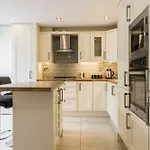 The Kingsland Townhouse