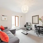 Trinity College Area Apartment