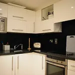 2 Bedroom Apartment Near Grafton Street Sleeps 4