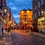 5 Star Dublin City Apartment