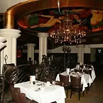 Paramount Hotel
