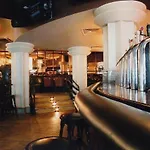 Paramount Hotel