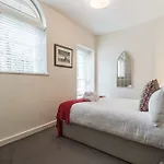 The Eamon Develara Suite