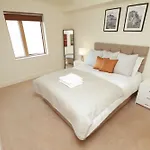 Grand Canal Quay Sleeps 8