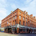Central Hotel