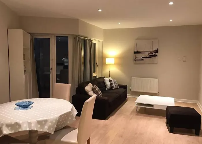 2 Bedroom Spacious And New City Centre Apartment