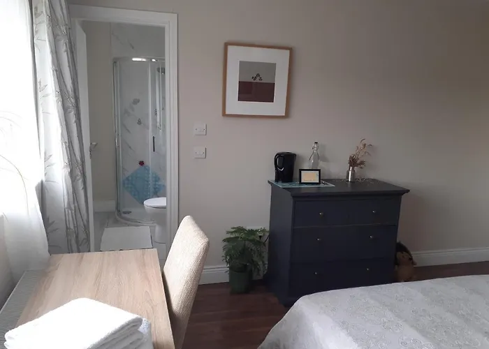 Ensuite At The Foot Of Dublin Mountains