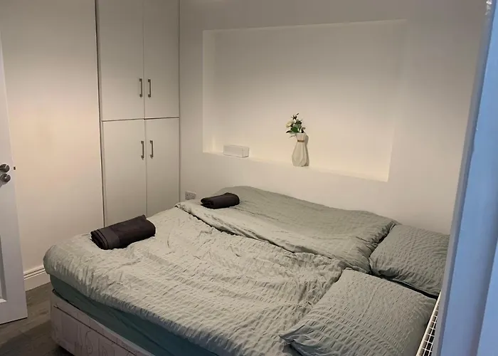 An En-Suite Room Near The City
