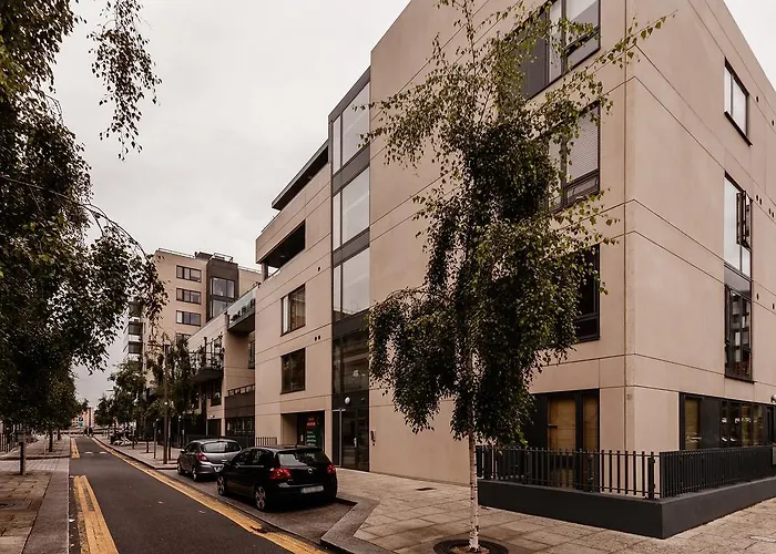 Hanover Wharf Apartment