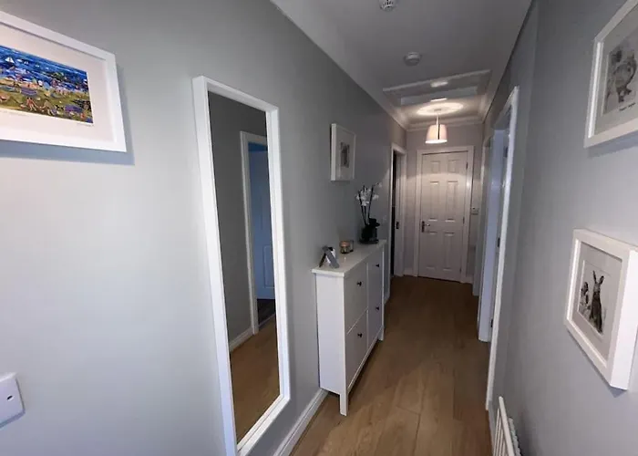 The Coastal Apartment - Homestay