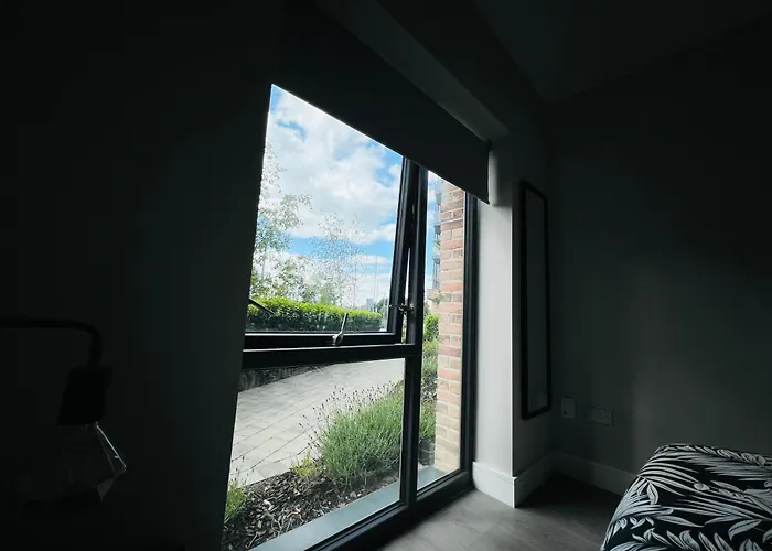 Private King Size Room In Well Decorated Shared Flat