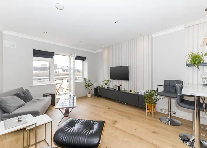 Ha\'Penny Bridge Apartment