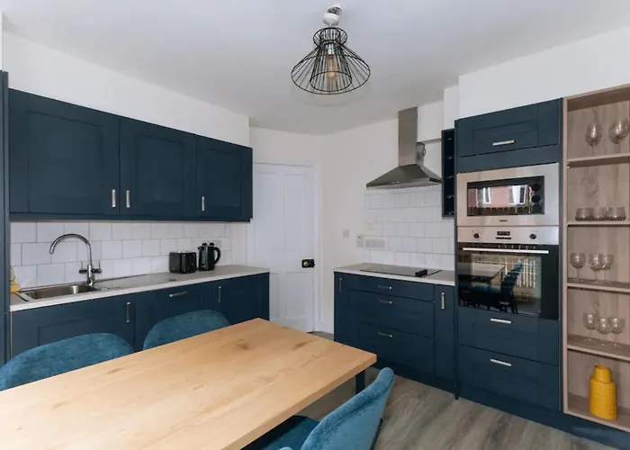 Centrally Located & Spacious 4Bd House- St Kevin\'S
