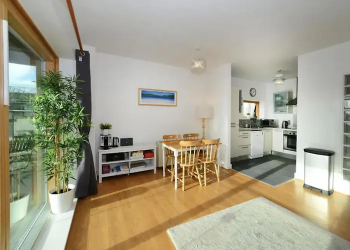 Bright 2Bd Flat With Private Balcony - Dublin