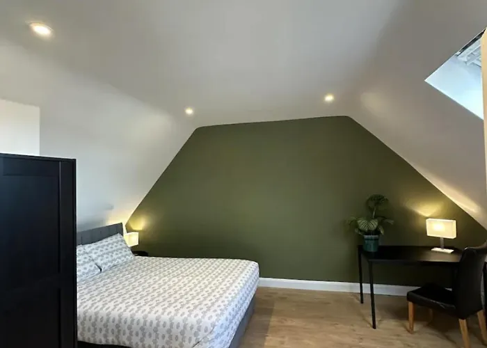 Top Floor Central Apartment