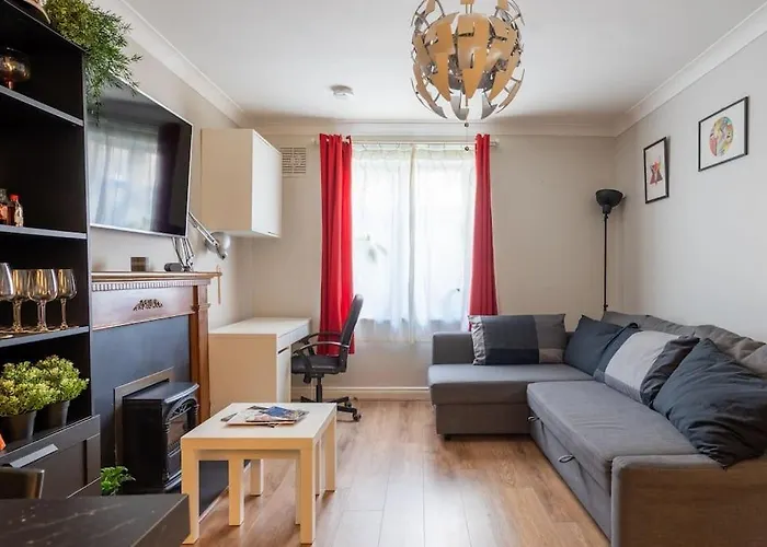 Inviting 2Bd Flat 15 Mins From Heart Of Dublin!