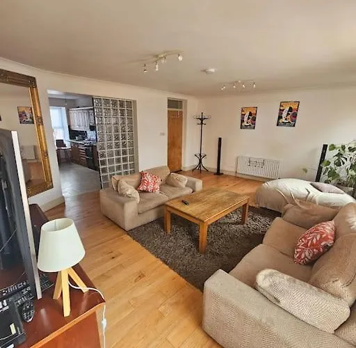Spacious 3-Bedroom Apartment In Vibrant Dublin 8