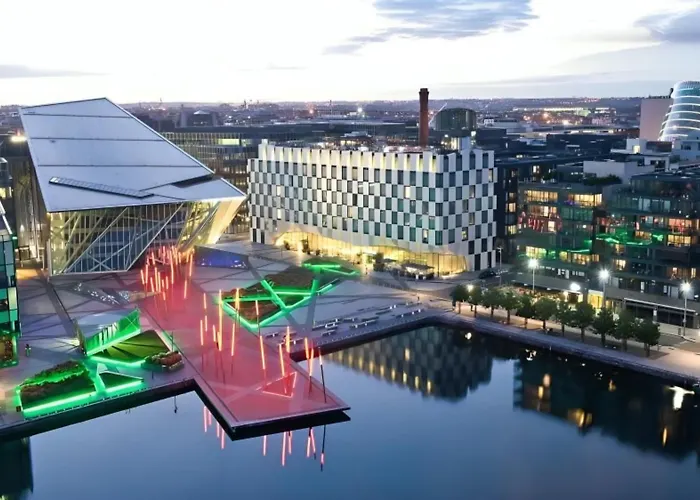 Docklands Waterfront Luxury