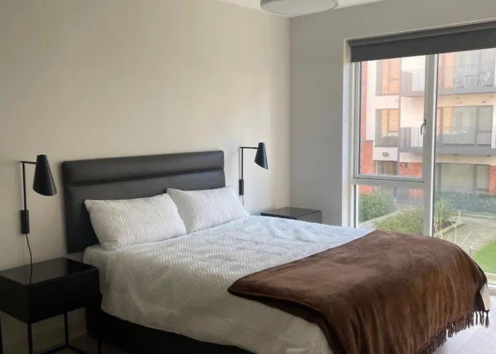 Cozy Ensuite Room In A Shared Apartment