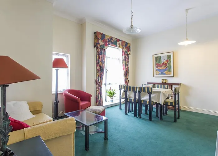 Christchurch Apartments - La Rochelle 13