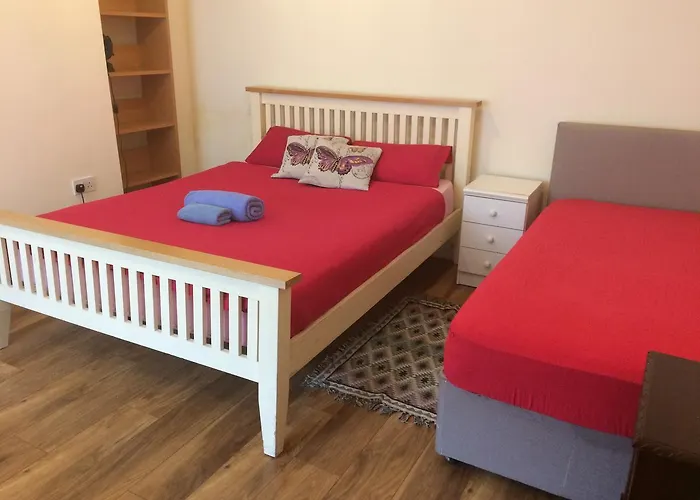 Budget Home Stay Rooms