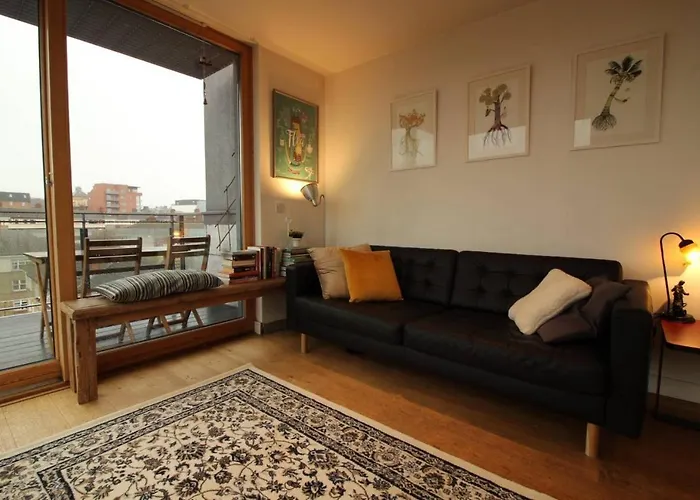 Central Penthouse Apartment By The River Liffey
