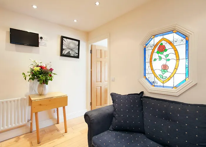Leeson Apartments