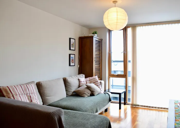 1 Bedroom Apartment On River Laffey