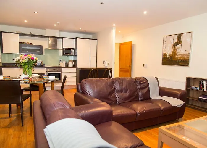 Spacous Dublin Escape 3Br Ensuited Free Parking