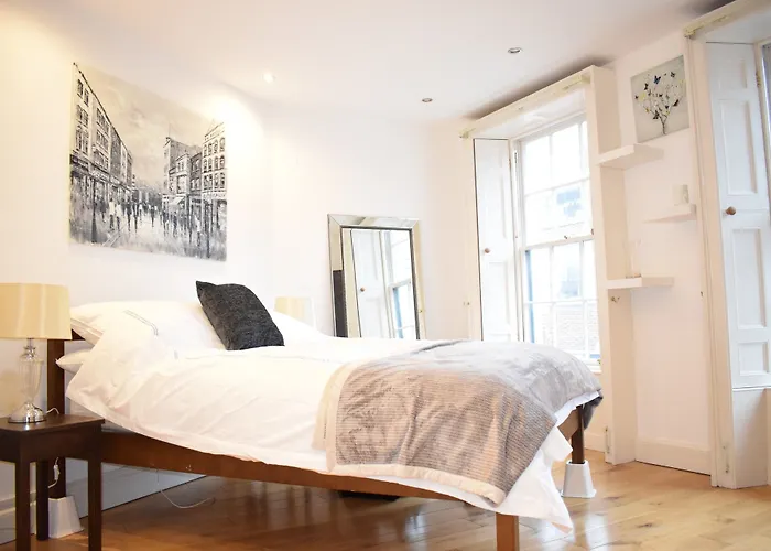 Central Dublin 2 Bedroom Apartment