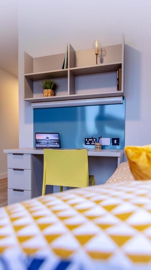Apartment Heyday Student